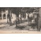 25 BESANCON-LES-BAINS. Monument au Square Boucho animation