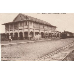 A.O.F Côte d'Ivoire BOUAKE. La Gare avec train locomotive