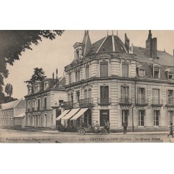 72 CHATEAU-DU-LOIR. Le Grand Hôtel Grimault avec voiture ancienne décapotable 1915