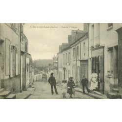 72 LE GRAND-LUCE. Commerce "Bruneau" rue de Villaines animation