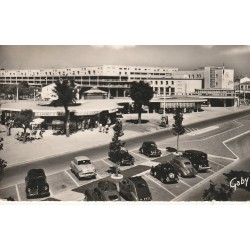 17 ROYAN. Galeries Commerciales boulevard de le Grandière 1957