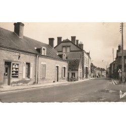 41 SAINT-VIATRE. Rue principale