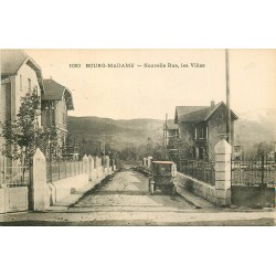 66 BOURG-MADAME. Voiture sur la Nouvelle Rue et les Villas