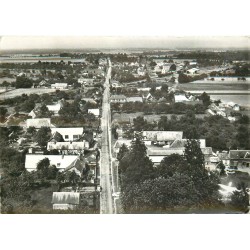 27 LE FIDELAIRE. Vue aérienne sur la Grande Rue 1969