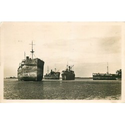 14 Circuit des Plages de Débarquement ARROMANCHES-St-CÔME-DE-FOSSE-ASNELLE. Navires dans Port Winston 1953