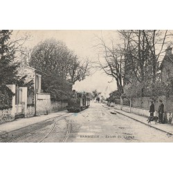 77 BARBIZON. Train Tramway à l'Entrée du Village 1909