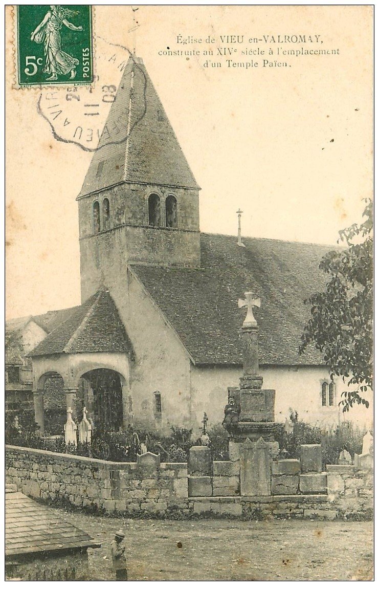 01 Eglise et Cimetière de Vieu-en-Valromay 1908