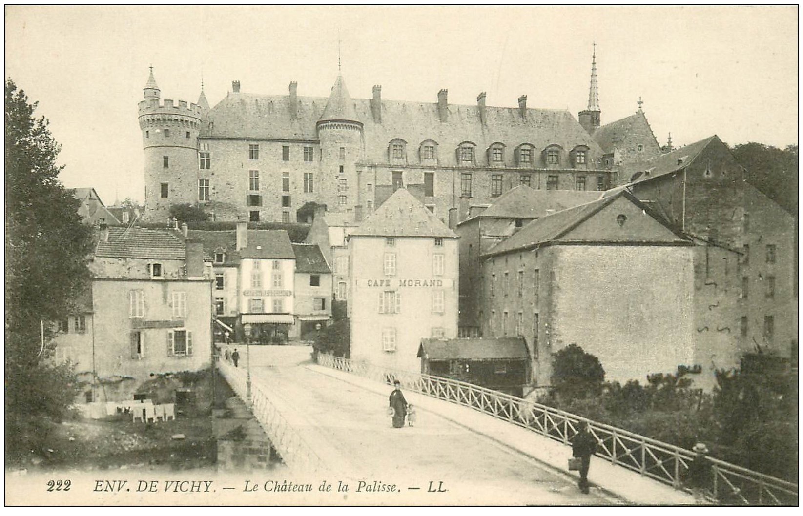 carte postale ancienne 03 LAPALISSE. Le Château et Café Morand