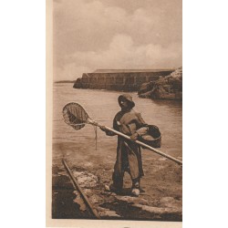 64 BIARRITZ. Pêcheur de Pieuvres