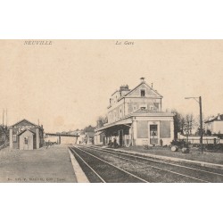 69 NEUVILLE VILLEVERT. La Gare