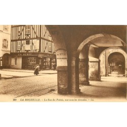 12 cpa 17 LA ROCHELLE. Rue du Palais, Port, Quai et Statue Duperré, Tour Lanterne, Vieux Bassin, Hôtel de Ville & Plage