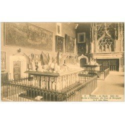 carte postale ancienne 21 DIJON. Musée. Salle des Gardes et Tombeaux 1906
