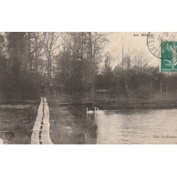 91 FONTENAY-LE-VICOMTE. Le Miroir avec Cygnes 1912