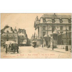 carte postale ancienne 21 DIJON. Place d'Armes Rue de la Liberté 1903 . Taxis Hippomobiles