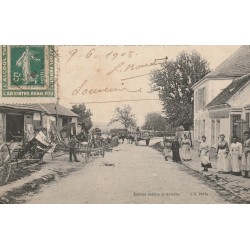 95 NEUILLY-EN-VEXIN. Forgeron route de Marines à Monneville 1908