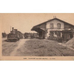 72 THORIGNE-SUR-DUE. La Gare avec train et locomotive 1948