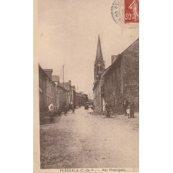22 PLESSALA. Rue Principale animée 1932