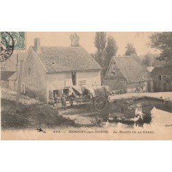 58 MARIGNY-SUR-YONNE. Attelages devant le Moulin vu du Canal 1907