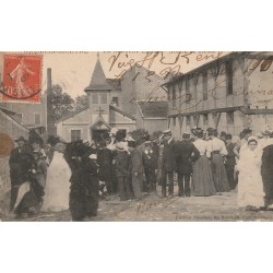 94 KREMLIN-BICÊTRE. Sortie de Messe la nouvelle Eglise 1907