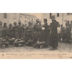 Guerre 1914-15 ITALIE Alpins Italiens prêts à partir à la frontière