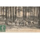 92 CHAVILLE. Ramasseurs de châtaignes dans le Bois 1913