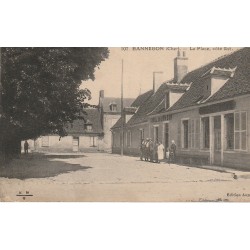 18 BANNEGON. Hôtel du Lion d'Or sur la Place animée 1938