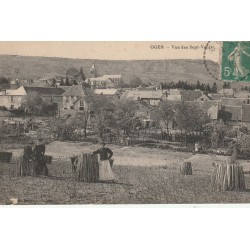 51 OGER. Vue des Sept-Vents avec Paysannes pose des piquets de vignes 1916
