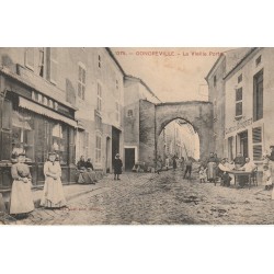 54 GONDREVILLE. La Vieille Porte avec Café du Bosquet 1915