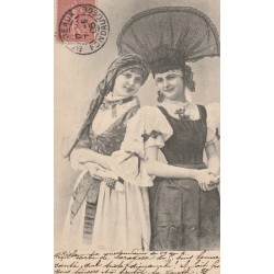 33 Bordeaux FONDAUDEGE. Jeunes filles en costumes et coiffes traditionnels 1905