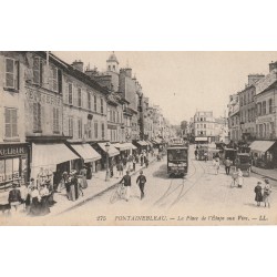 77 FONTAINEBLEAU. Tramway Place de l'Etape aux Vins