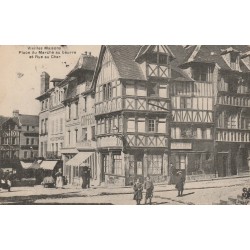 14 LISIEUX. Café Buisson et Coiffeur Place du Marché au beurre et rue du Char 1908