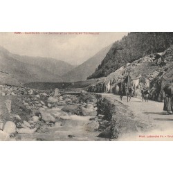 65 BAREGES. Le Bastan avec cavaliers et promeneuses sur la Route du Tourmalet 1927
