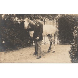 Véritable Photo Cpa à identifier. Un gentleman avec son cheval...