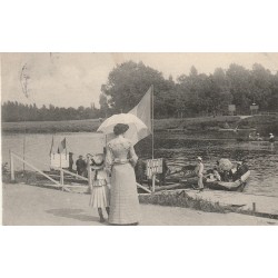 94 NOGENT-SUR-MARNE. L'Embarcadère avec Passeur sur barques 1905