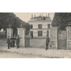 94 LIMEIL BREVANNES. La Mairie avec Préposé