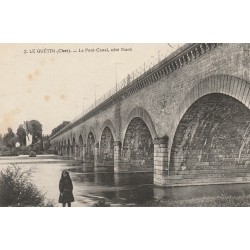 18 LE GUETIN. Le Pont Canal avec fillette