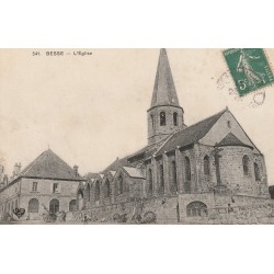 63 BESSE. L'Eglise avec nombreuses charrettes à main 1907