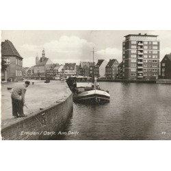 Allemagne EMDEN Ostfr Am Delft avec péniches 1963