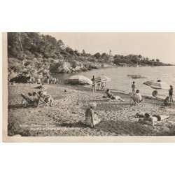 83 AGAY Plage Pointe et Phare de la Baumette 1954