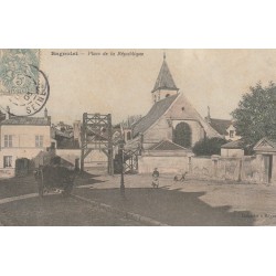 93 BAGNOLET. Derrière l'Eglise, l'ancien Cimetière Place de la République 1905