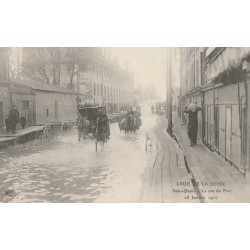 93 SAINT-DENIS. Attelage Le Génie rue du Port pendant la crue de 1910...