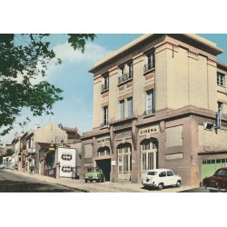 93 BAGNOLET. La Salle des Fêtes Bains Douches devenue Cinéma rue Hoche avec voitures anciennes