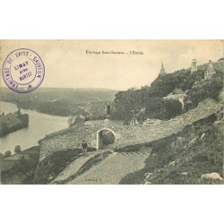 78 ERMITAGE DE SAINT-SAUVEUR. Personnage à l'Entrée 1915