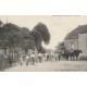 89 VILLIERS-BONNEUX. Attelage et cyclistes sur la Place 1916