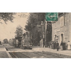 89 GUILLON. La Gare avec arrivée du Train des Laumes 1913