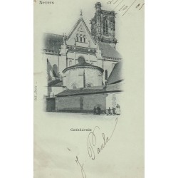 58 NEVERS. La Cathédrale petite animation 1901