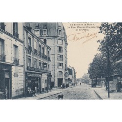93 BAGNOLET. Café " Le Bal Perdu " et Boulangerie Place de la Mairie rue Graindorge