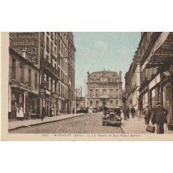93 BAGNOLET. Voiture ancienne devant l'ancienne Poste rue Raoul Berton, ex rue du Progrès...