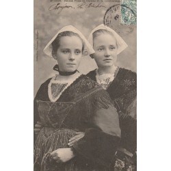 56 Jeunes Filles de Carnac et Locmariaquer 1904