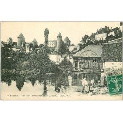 carte postale ancienne 21 SEMUR. L'Armançon et le Donjon. Lavandières Laveuses 1913